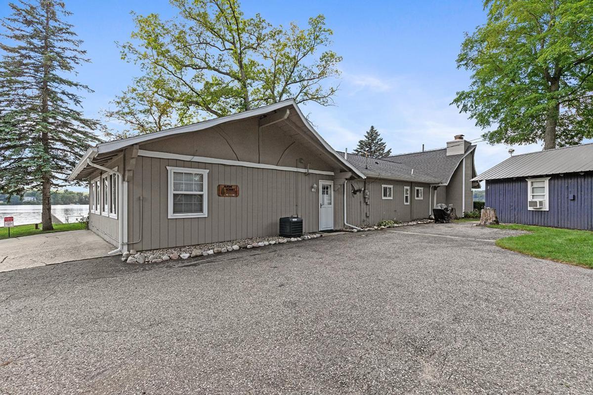 Lakeside Getaway With Dock, Firepit, Grill Newaygo Exterior foto